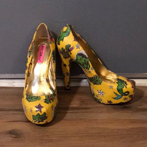 Betsey Johnson shoes - Picture 1 of 2